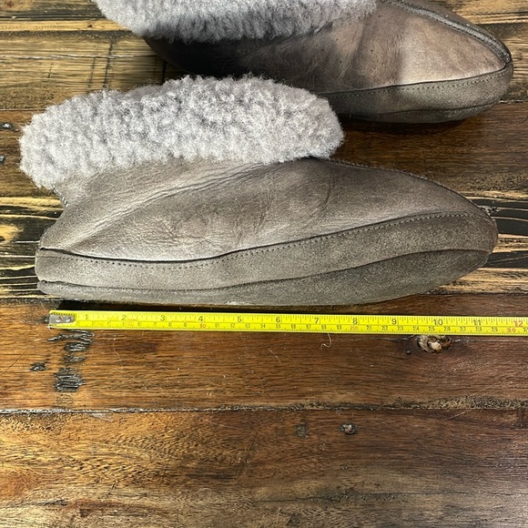 Egli’s sheepskin slippers. Never walked in. Cozy. Women’s 10/mens 8. Unisex - Picture 16 of 17